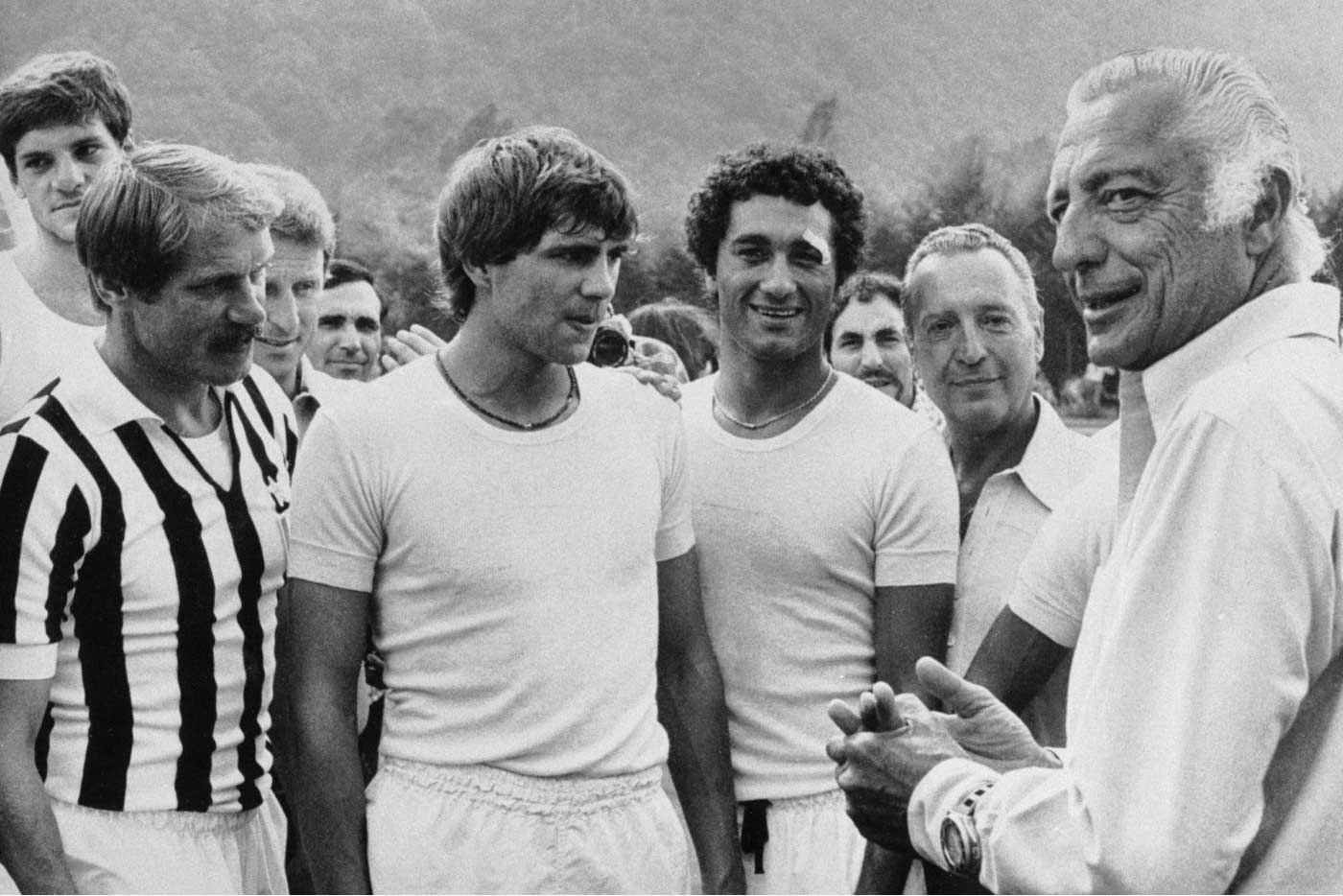 Gents from the Juventus Football Club, with club patron Gianni Agnelli, who is seen here wearing an Omega PloProf Seamaster Professional 600m ref. 166.077, over his cuff