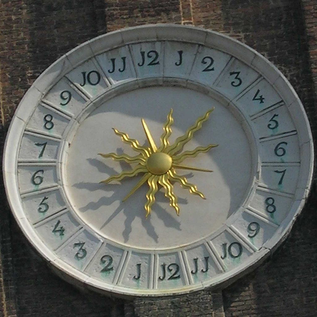 Double-12 tower clock, Venice. (Image: Audriusa)