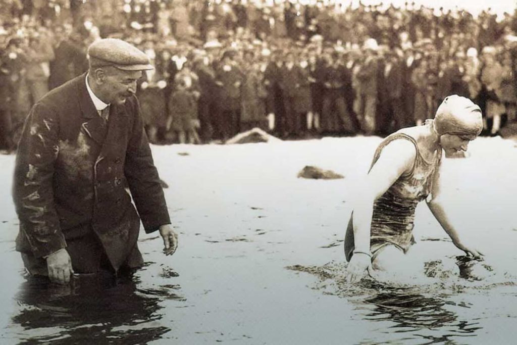 In 1927 a Rolex Oyster crossed the English Channel, worn by a young English swimmer named Mercedes Gleitze. The swim lasted over 10 hours and the watch remained in perfect working order at the end of it.