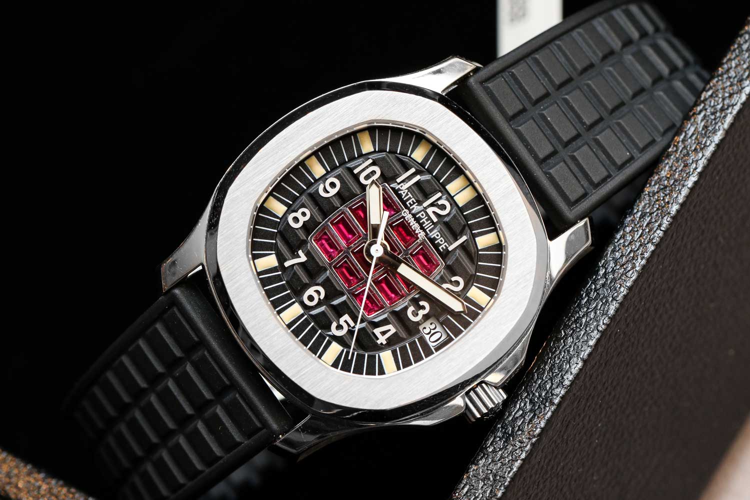 Unique white gold Aquanaut with 12 baguette shaped ruby set on the dial (©Revolution)