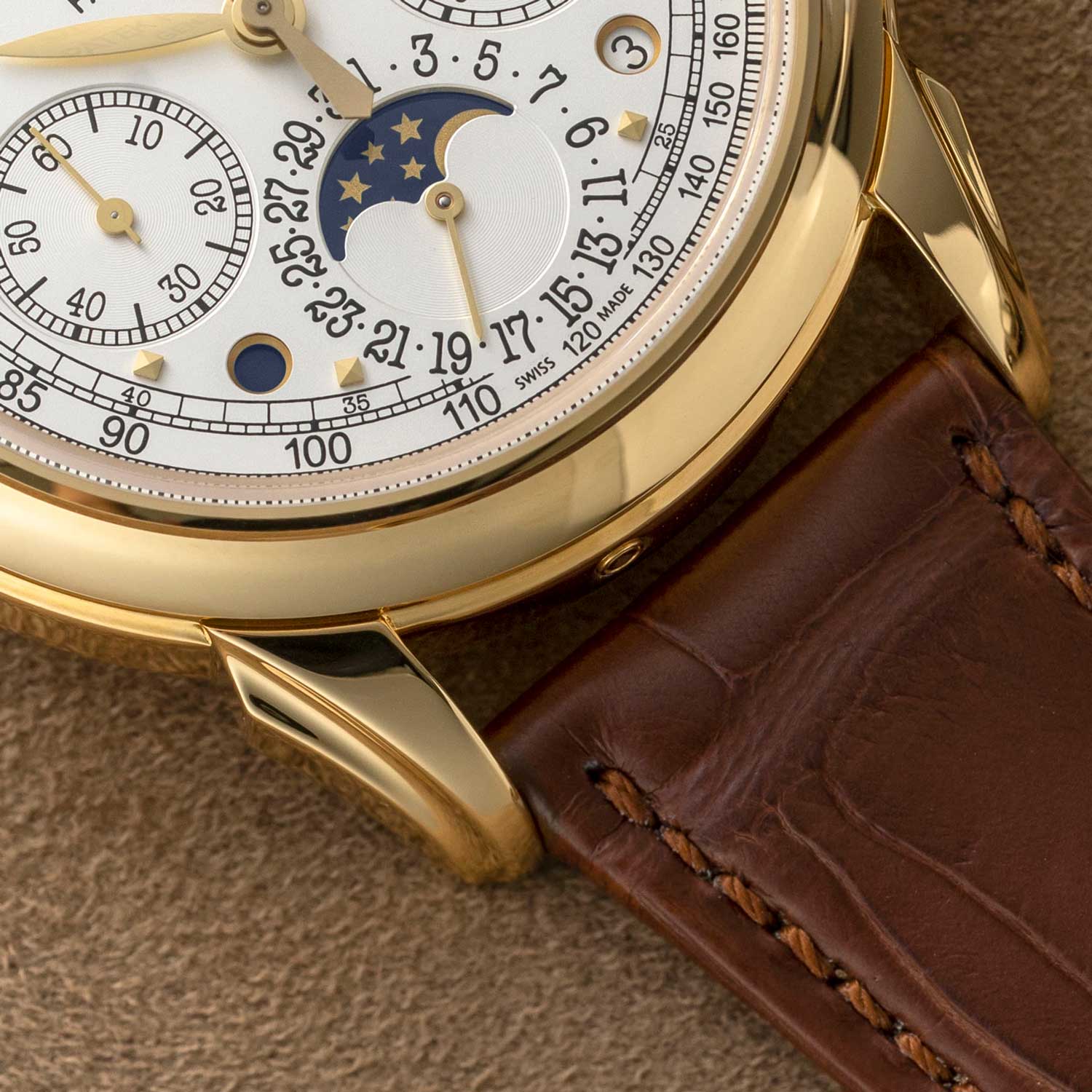The resultant design on the 5270's lugs is the single most dynamically stylized lugs of any Patek chronograph since the famous spider-lug chronograph, reference 1579 (©Revolution)