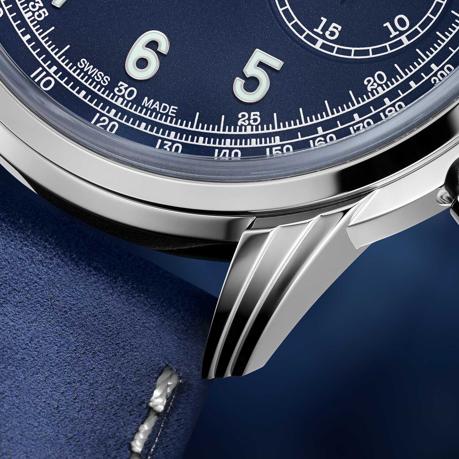 The triple-stepped lugs of the Ref. 5172G-001