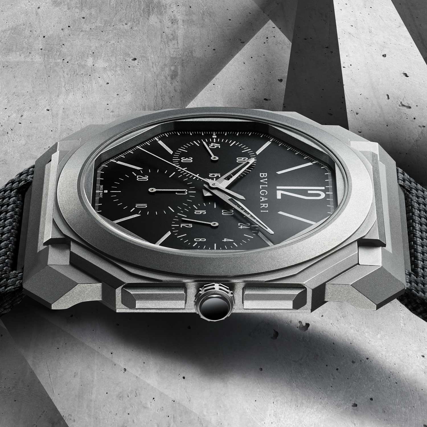 The Octo Finissimo Chronograph GMT Titanium ref. 103371 has the same record breaking thinness of 6.9mm