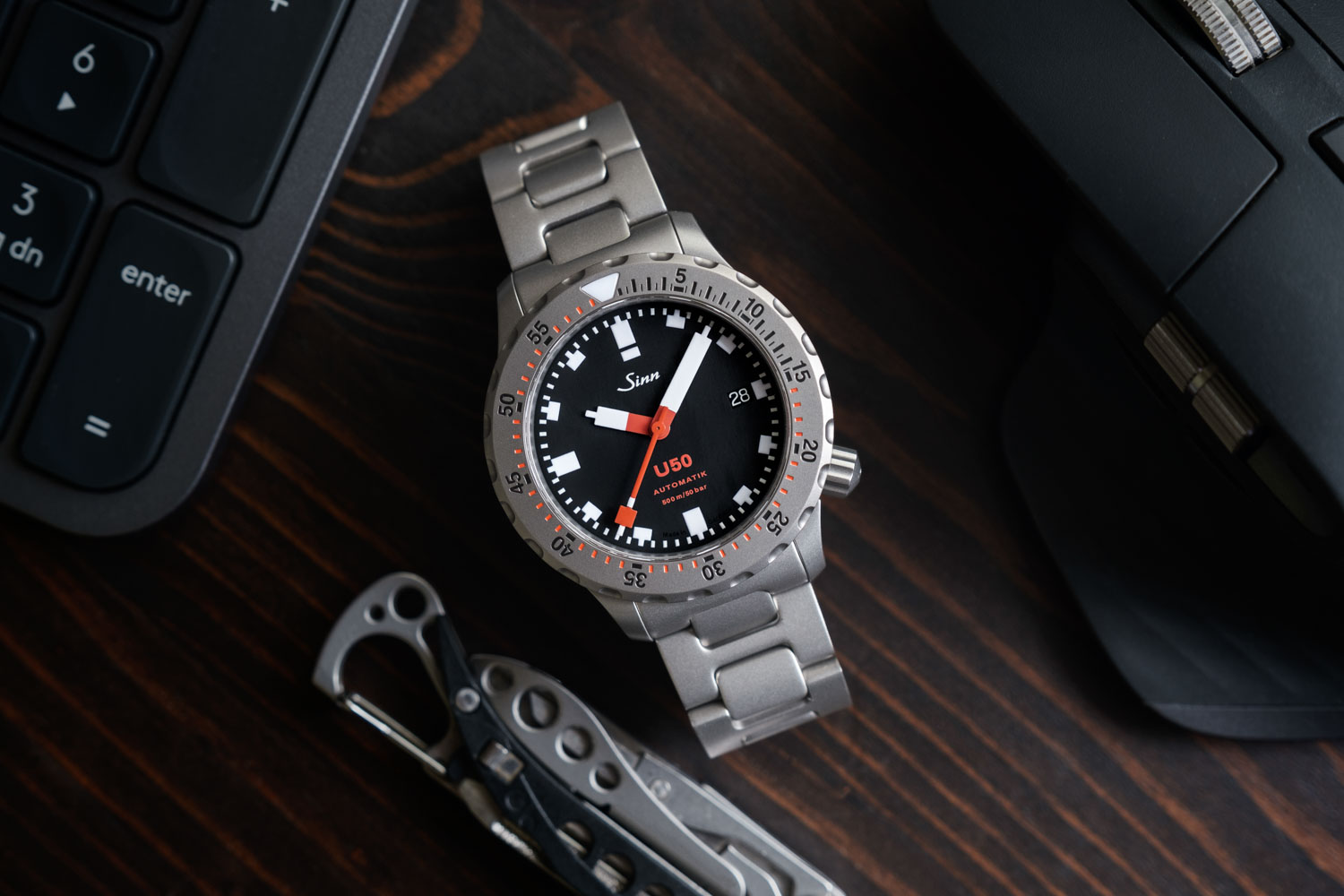 The shorter lugs on the 41mm SINN U50 makes the watch's footprint on the wrist a lot lesser than what is typically expected of a 41mm timepiece (©Revolution)