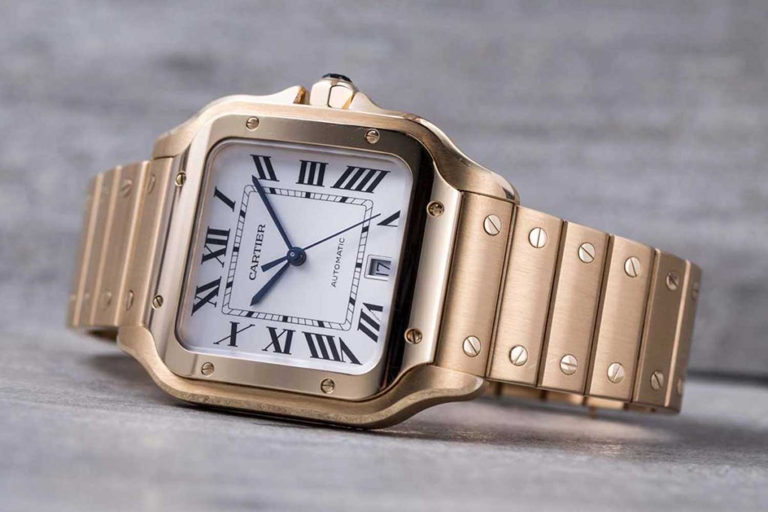 The 2018 Large Cartier Santos in full yellow gold (© Revolution)