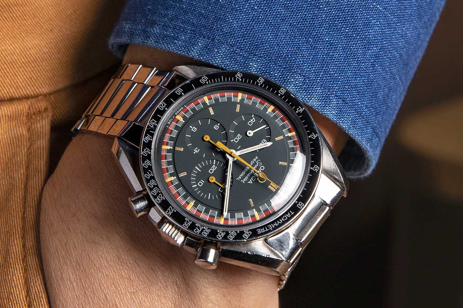 The Speedmaster Reference 145.022-69 with the Racing Dial and orange arrow-tipped central chrono hand (©Revolution)