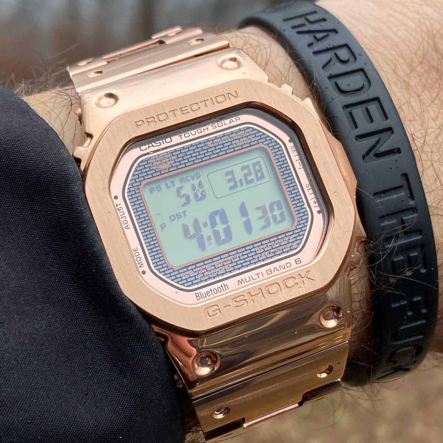 The GMW-B5000GD-4 is just the right watch for those looking for a positive display in a gold-tone full metal square. (©Revolution)