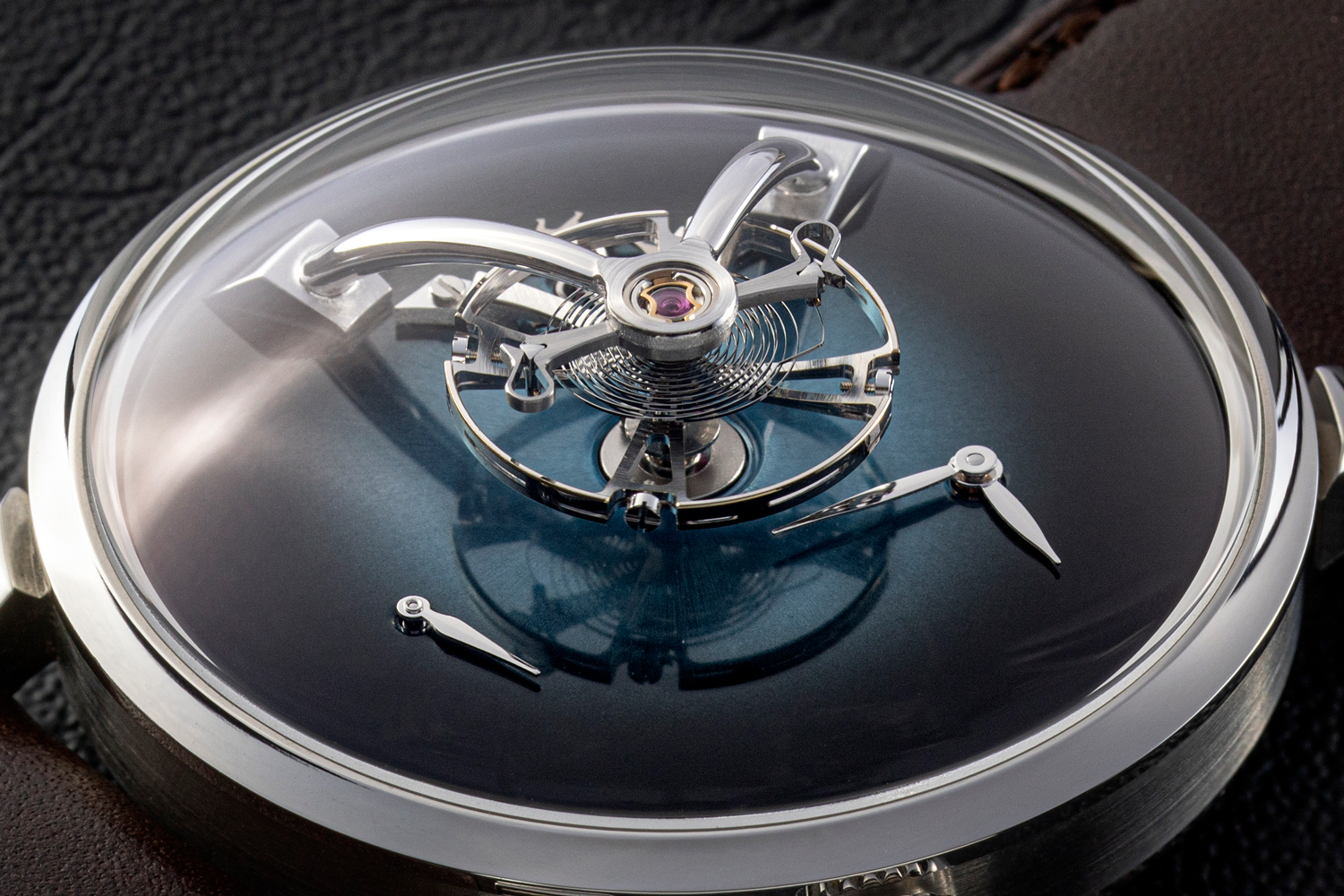The LM101 here with no subdials or brand indications just like Moser’s Concept watches, fume dials and MB&F's signature balance wheel, but now with the double hairsprings of H. Moser's (©Revolution)