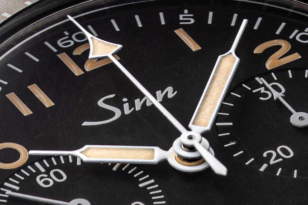 The dial looks essentially the same as the brand’s vintage watches except for the use of syringe-shaped hands and Luminova on these and on the indexes that echoes the look of old tritium.