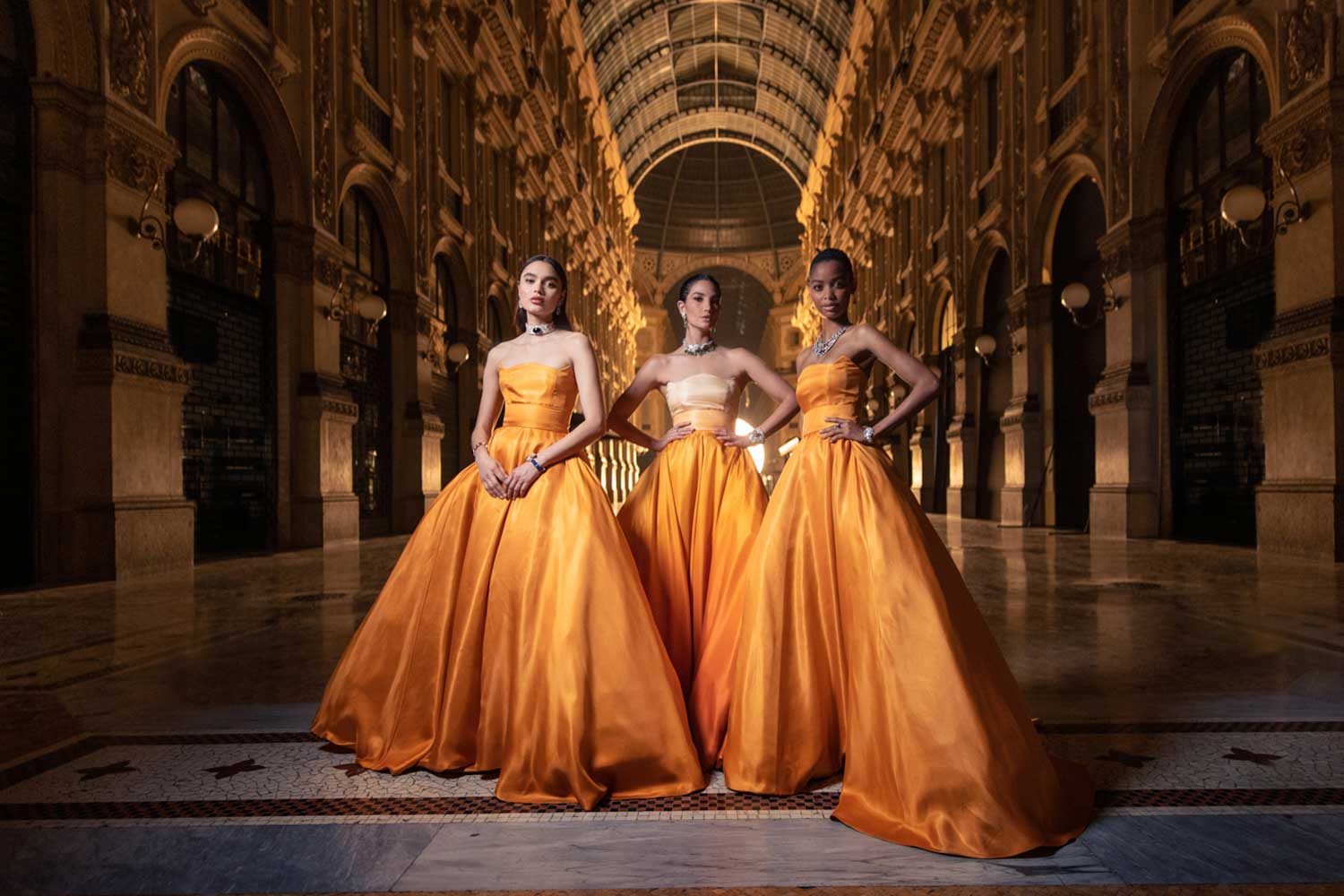 Bulgari’s High Jewellery show at the Galleria Vittorio Emanuele II in Milan has been filmed by Italian director Tommaso Ottomano in collaboration with AMO/Ellen van Loon and Giulio Margheri.