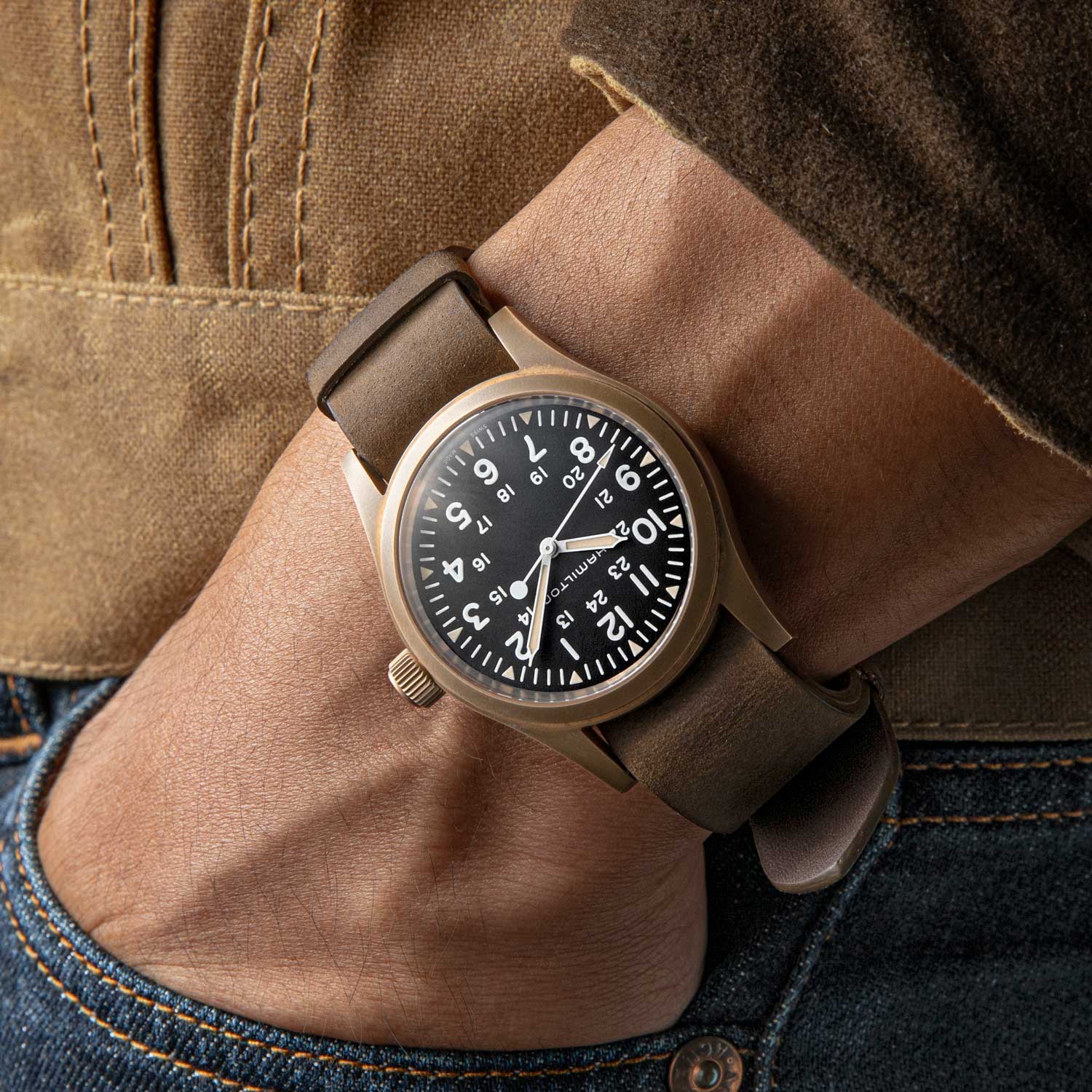 The warm tones and the charm of Bronze synergize with the world-weary aesthetic of the Khaki Field Mechanical 38mm beautifully. (©Revolution)