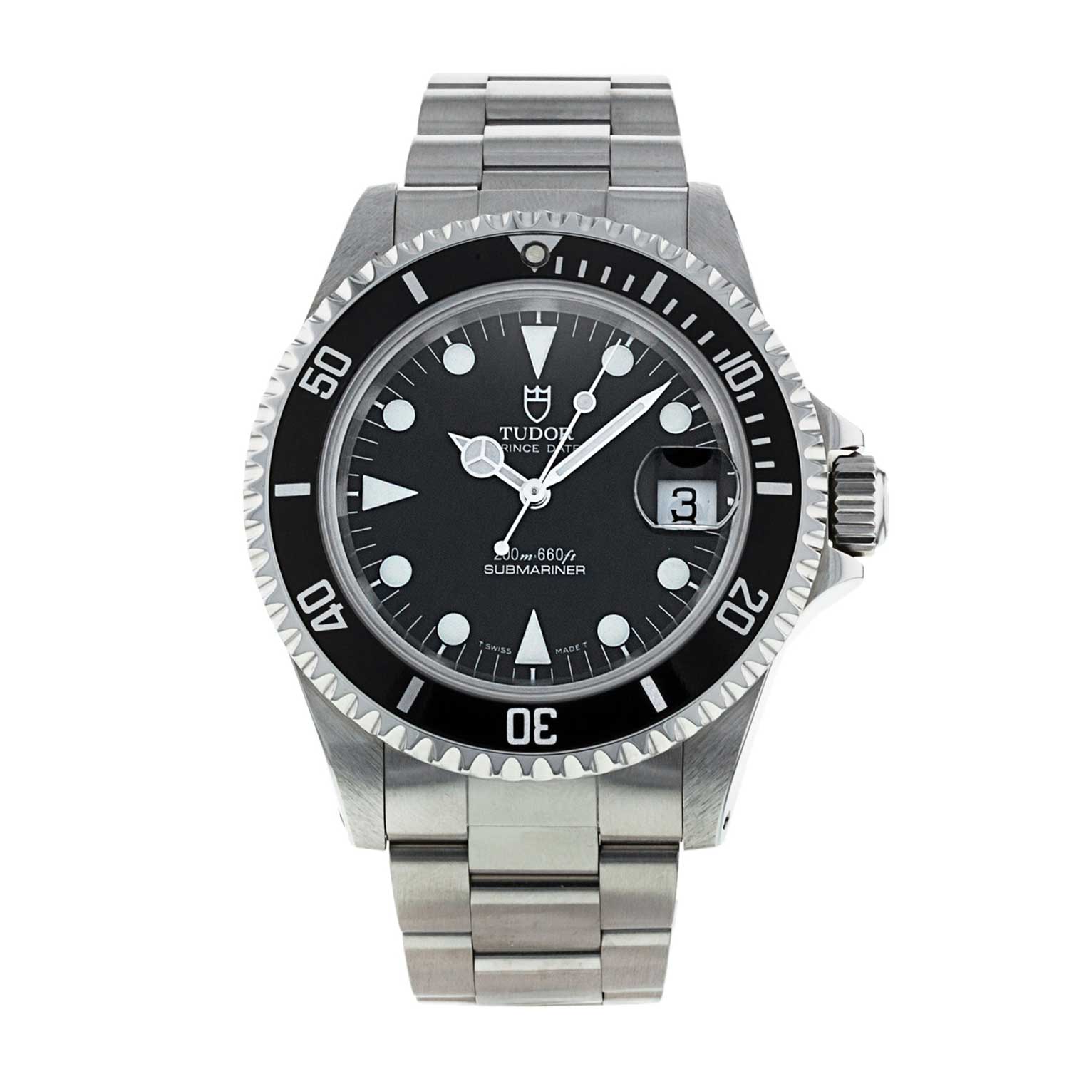 The present example of the Tudor Submariner 79190 in our shop is from 1997 and it comes with its original box.