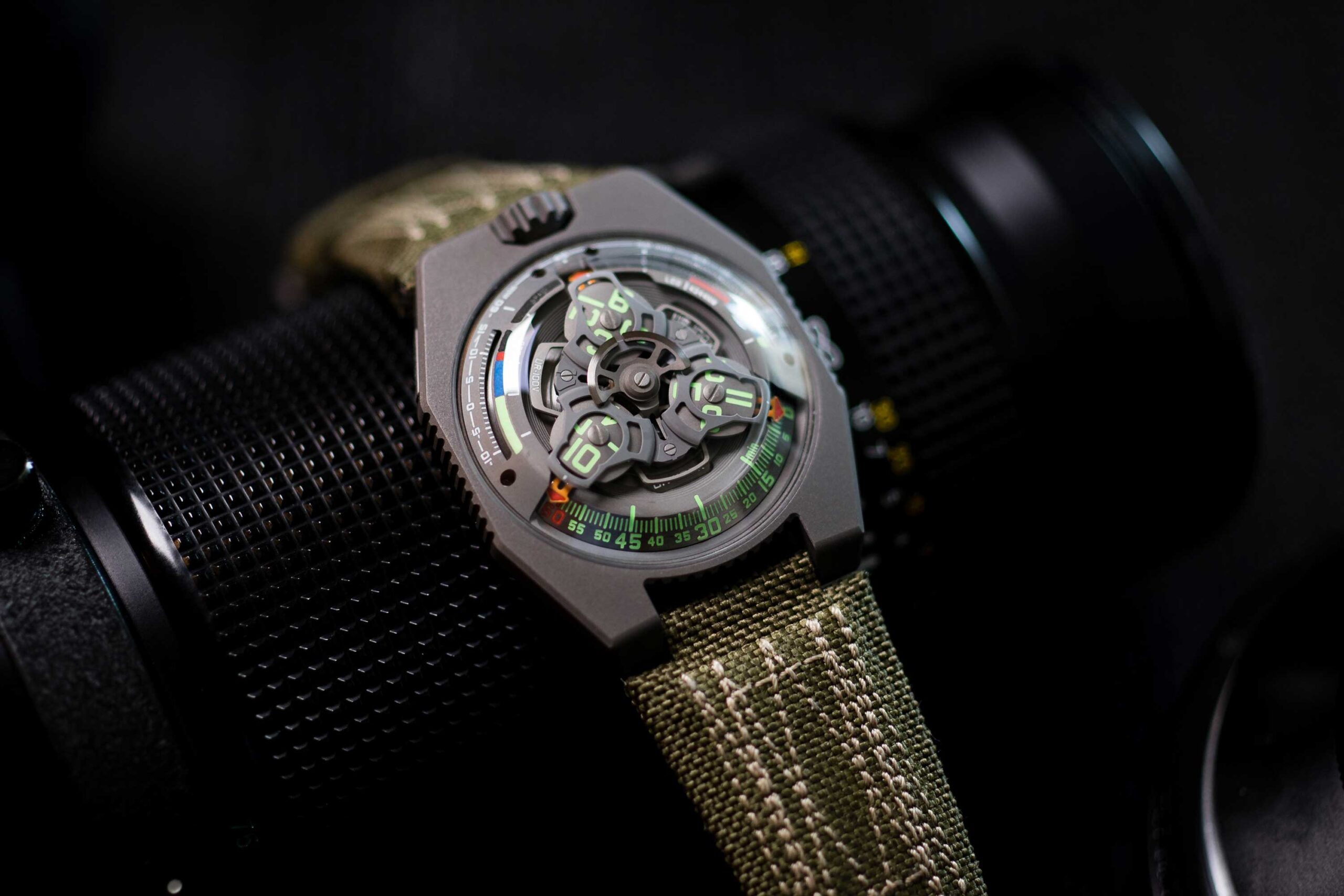 URWERK UR-100V P.02