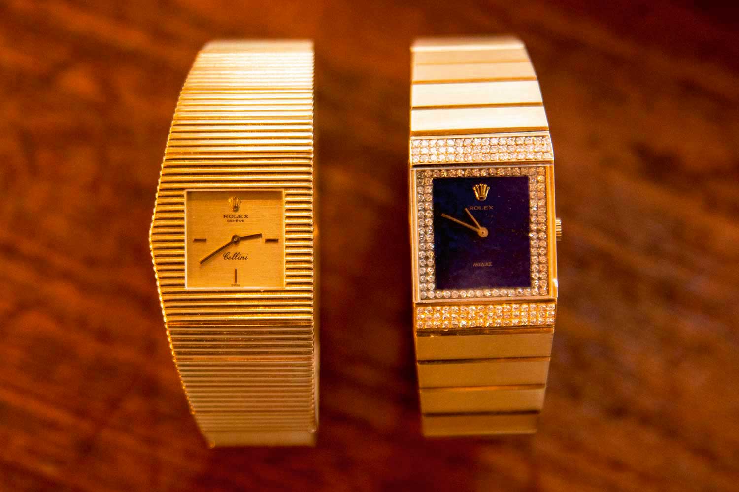 Later versions of the King Midas lost the asymmetrical case design, like the ref. 4611 (right) in yellow gold with lapis lazuli dial (©Revolution)