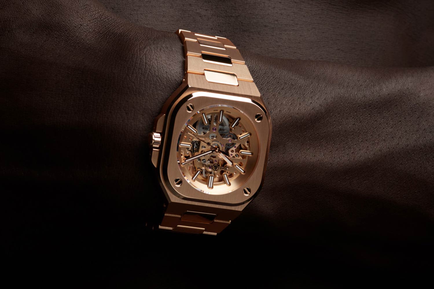 Powered by calibre BR-CAL.322, the ‘BR 05 Skeleton Gold’ is composed of 99 pieces, and totals 155 grams of gold.