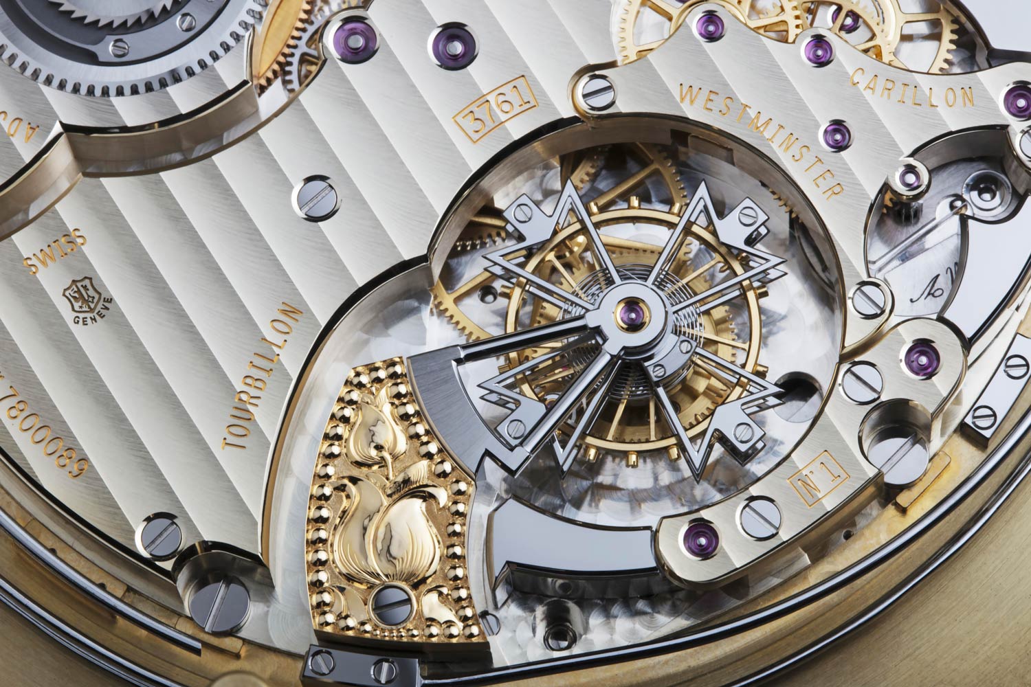 All the components in the Calibre 3761 are hand-finished – from the completely engraved balance bridge to the bridges buffed with diamond paste to achieve a mirror-polished finish, as well as the galvanic treatment of the plates adorned with Côtes de Genève.