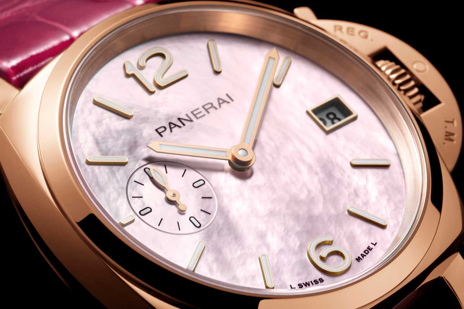 Panerai PAM02021 pièce unique Piccolo Due in Goldtech™ and pink mother-of-pearl dial