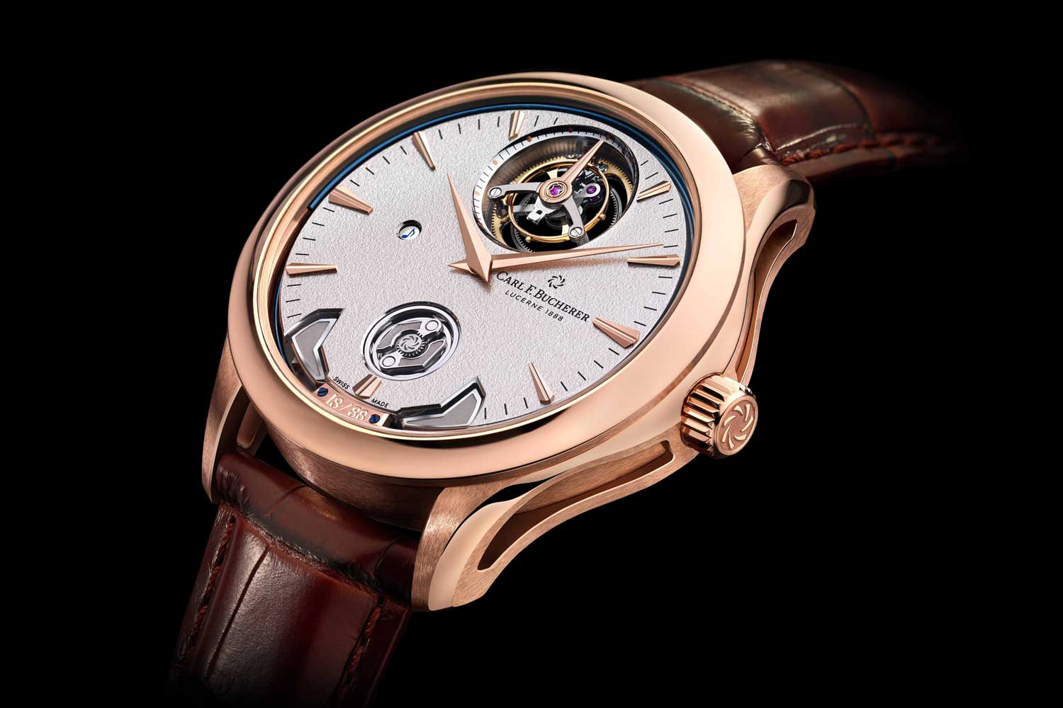 Introduced at Watches and Wonders 2021, the Manero Minute Repeater Symphony boasts not only Carl F. Bucherer’s Peripheral Winding System and floating Peripheral Tourbillon but also a third peripheral mechanism, the watch’s COSC certified Calibre CFB MR3000 is “Triple Peripheral”.