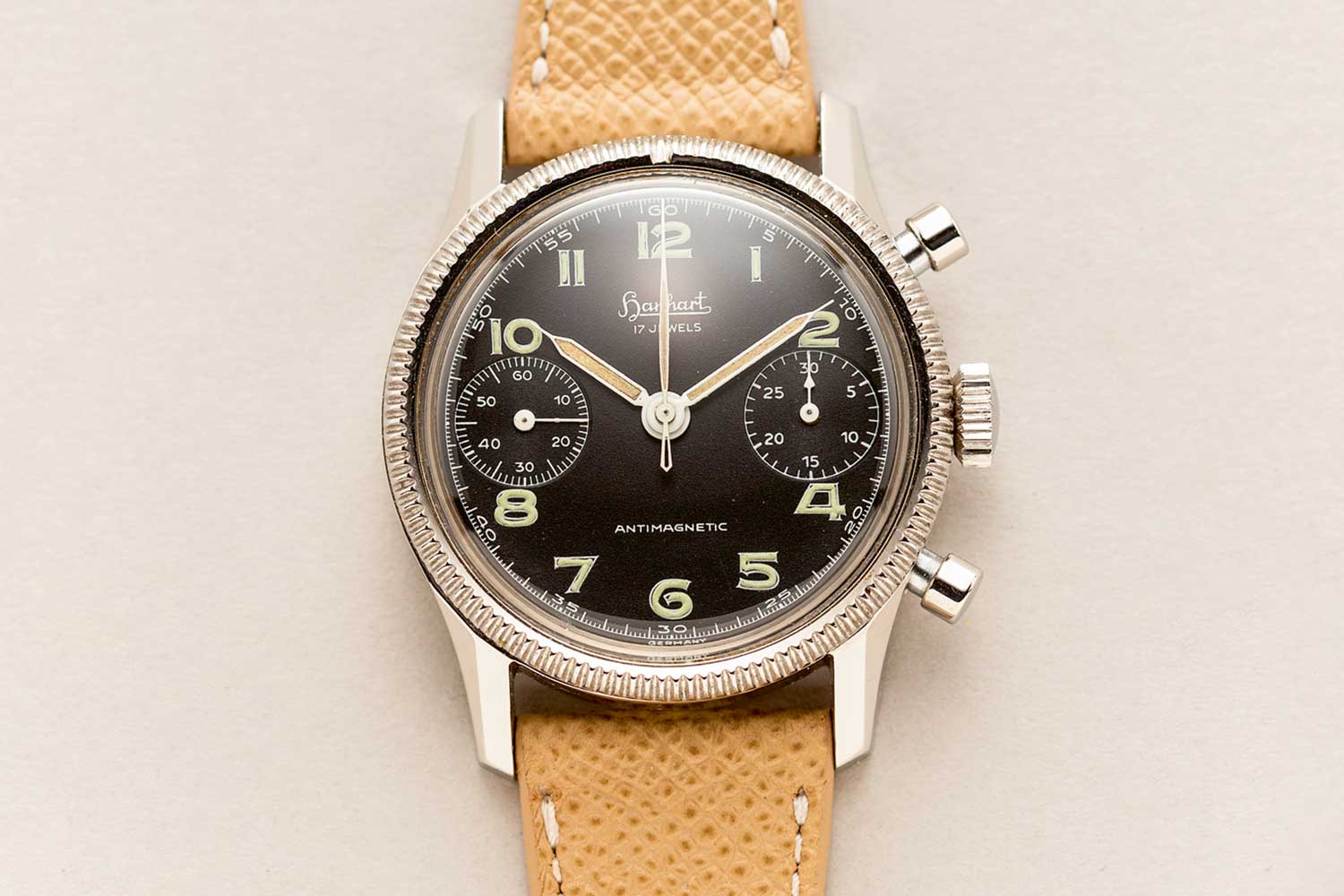 An instance of the Hanhart 417 ES, made between 1956 and 1958. Only 500 pieces were made with the designation ES for stainless steel (Image: shucktheoyster.com)