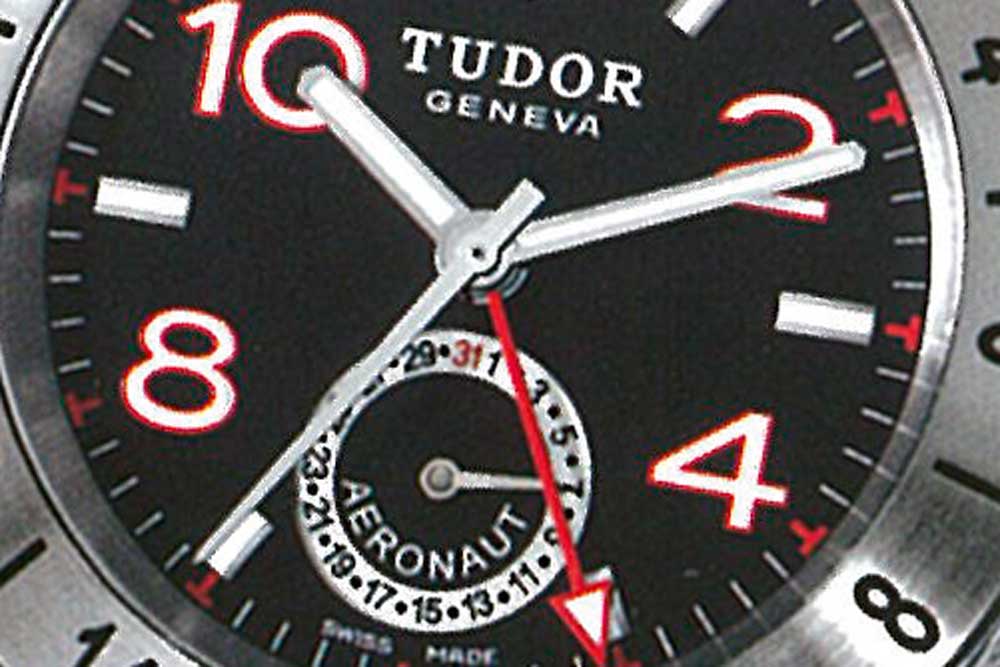 The outline of the Arabic numerals 2,4,8,10 were in striking red with complimentary red T’s on the dial edge at the hour markers