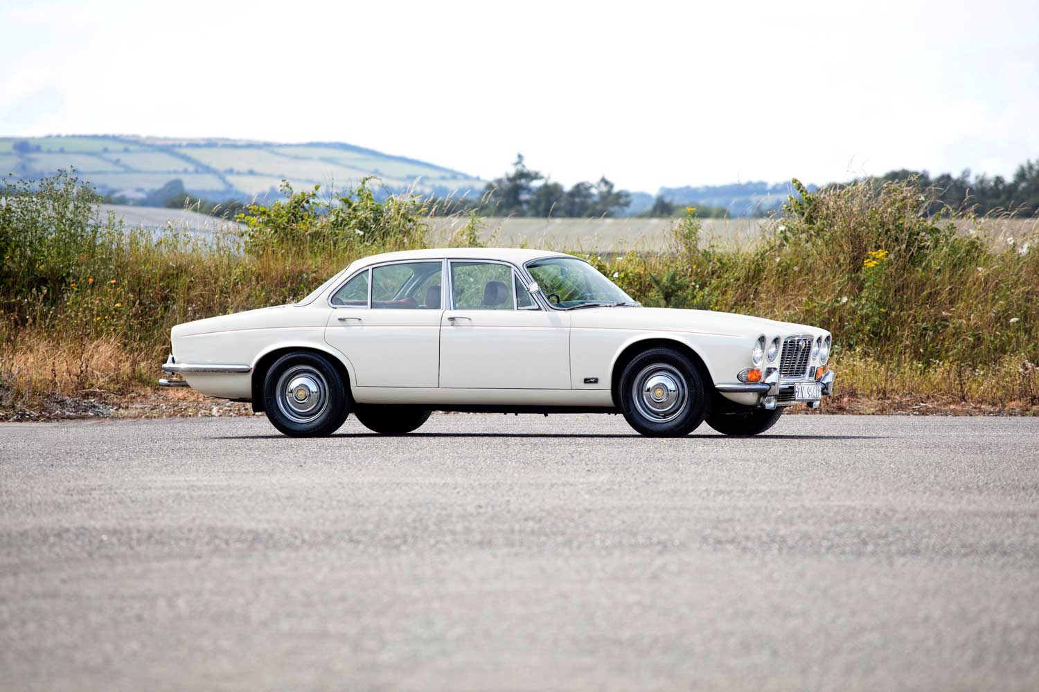 3,750 Swiss francs— the cost of a Jaguar XJ6 in 1972 was the same as that of the Royal Oak at launch (Image: bonhams.com)