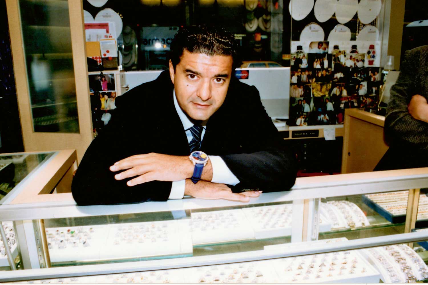 Jacob Arabo at his Sixth Avenue jewelry boutique in 2000