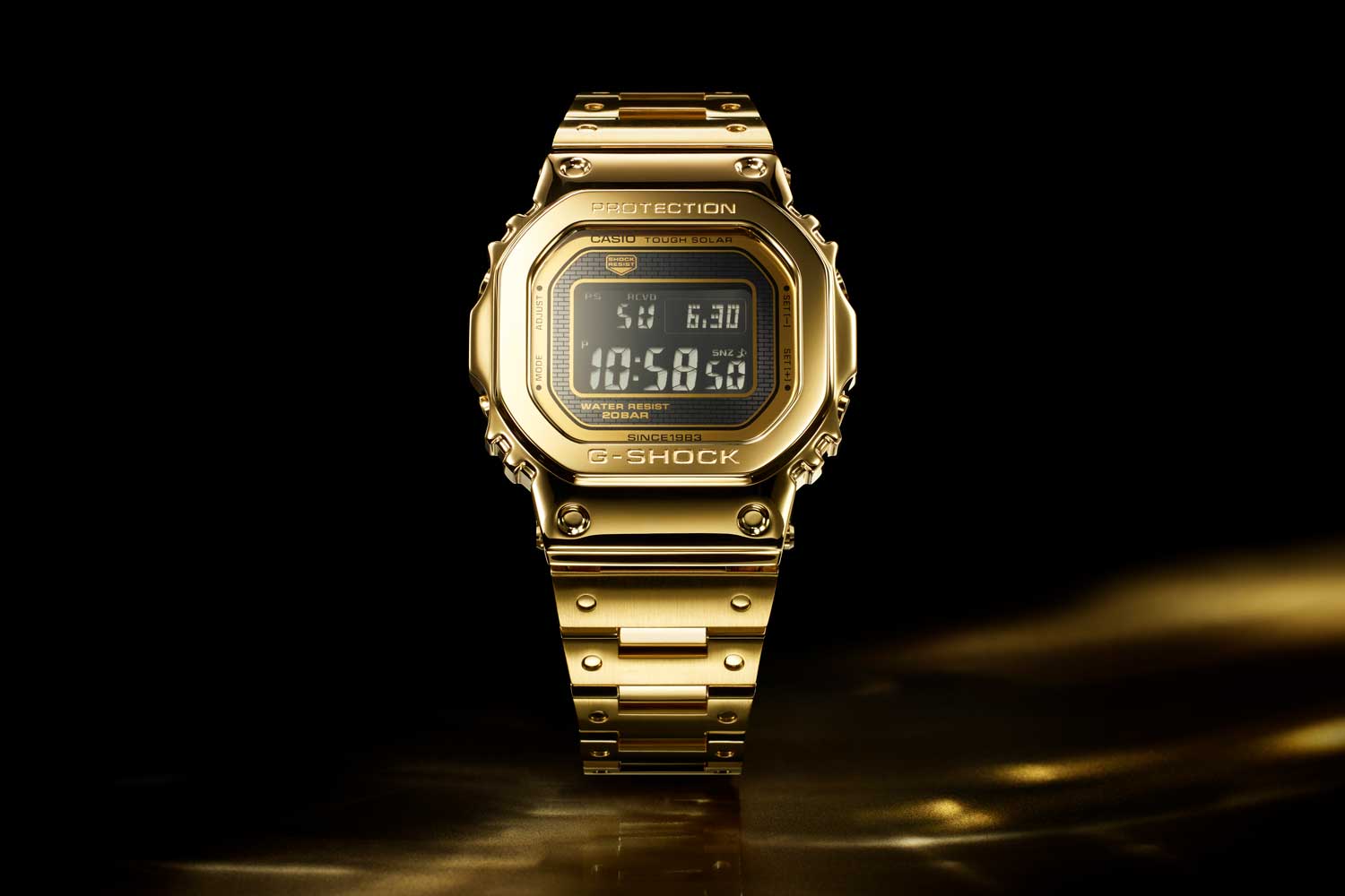 The G-D5000-9JR featured a case, bracelet, pushers, and even its screws, in 18K gold