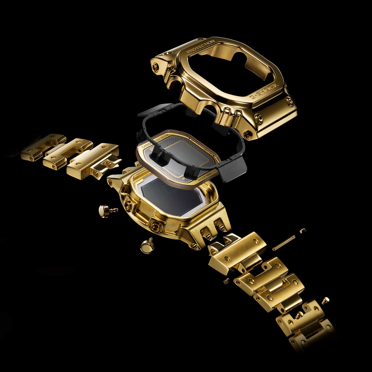 The G-D5000-9JR featured a case, bracelet, pushers, and even its screws, in 18K gold