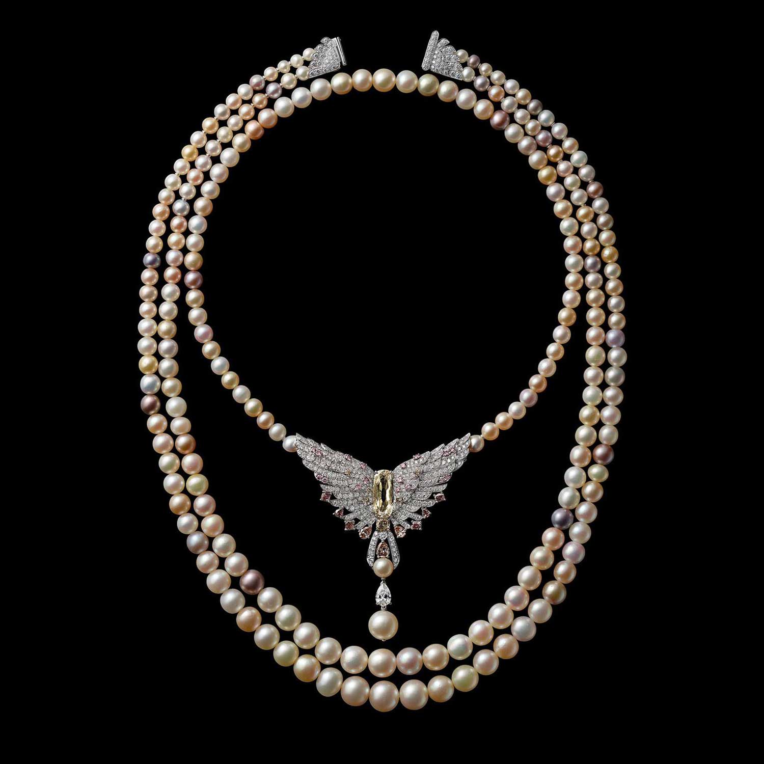 Maisie Plant’s pearl necklace (image: Cartier)