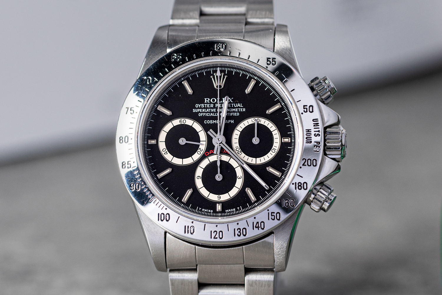 The Rolex Daytona 16520 was produced from 1988 to 2000 with various subtle nuances in its dial design, throughout its production run. The author’s 16520 is an R-series with floating “Cosmograph” and inverted “6” in the chronograph hour subdial, that looks like a “9” instead. Very, very rare… (Image: Revolution©)