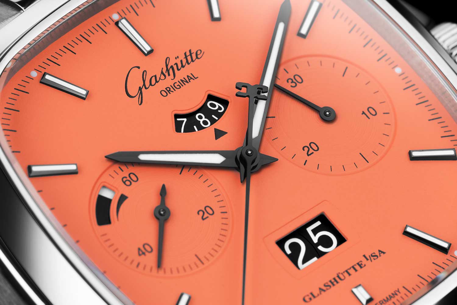 Glashütte Original Seventies Chronograph Panorama Date in vibing orange