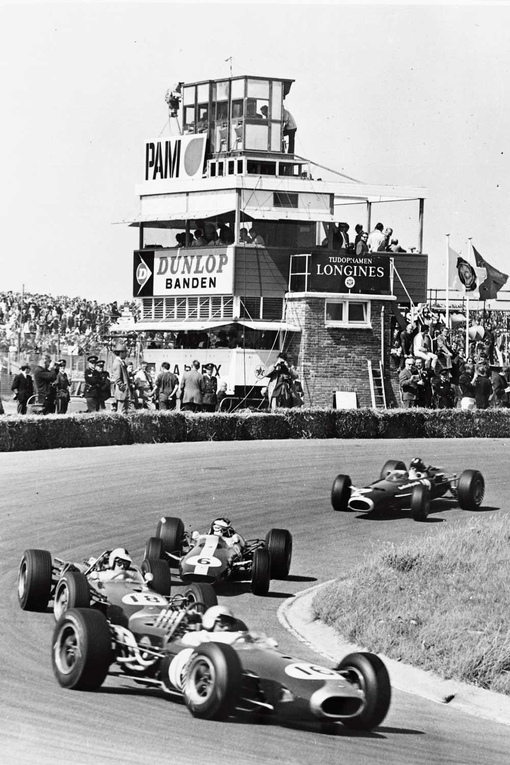 In 1949, the inaugural season of Formula 1, Longines timed several races around the world, including the one in Zandvoort (The Netherlands)
