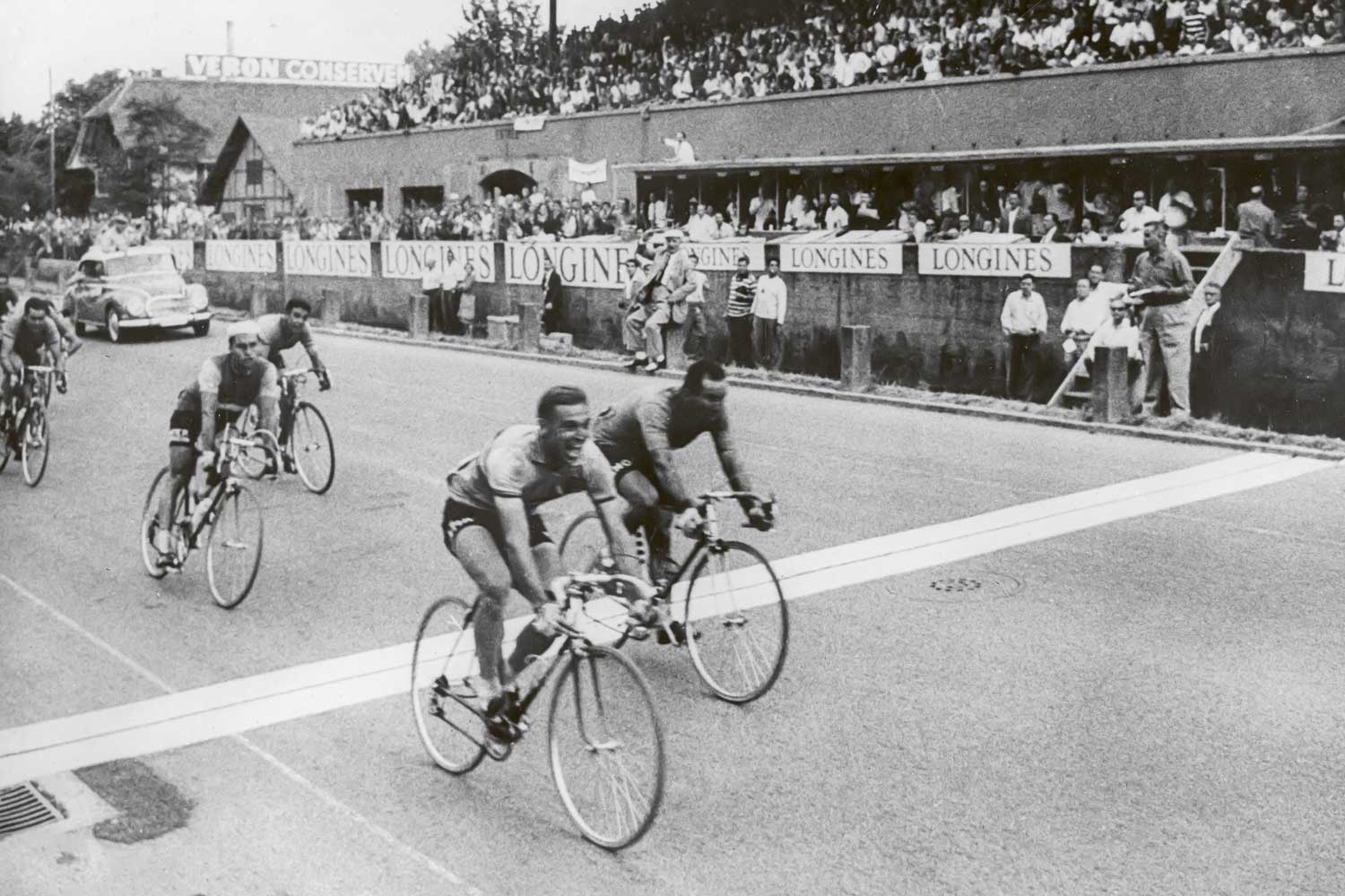 Longines was Official Timekeeper of the Tour de France until 1982. Longines timed the world track and road championships 28 times — as well as famous events like the Giro d’Italia or the Vuelta in Spain