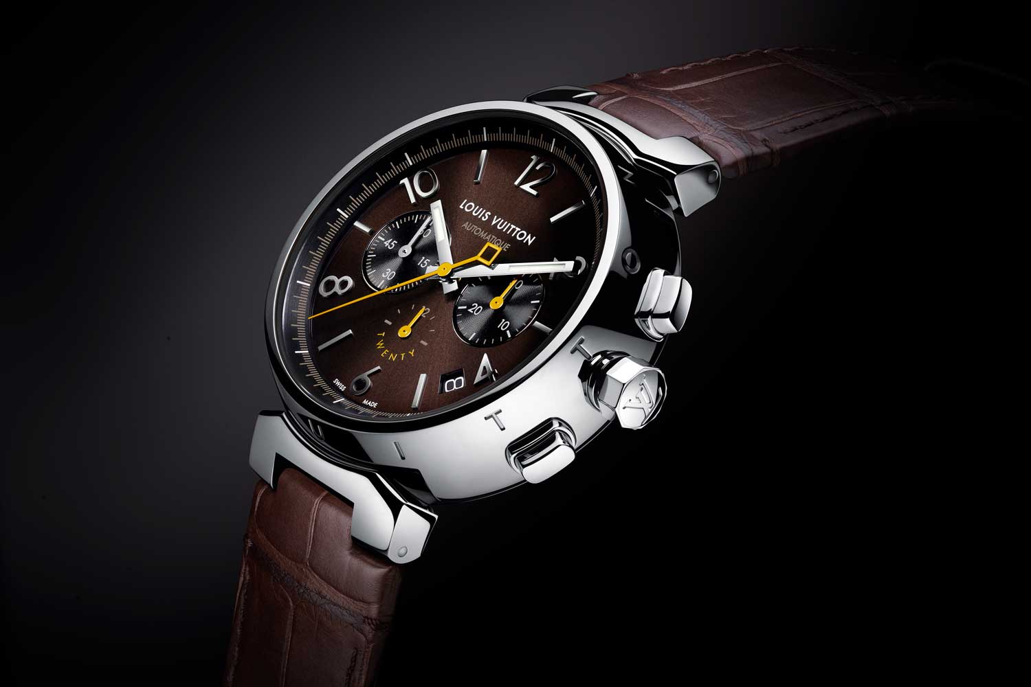 As a tribute to the original 2002 Tambour, on the flared-shaped 41.5 mm case are the twelve letters that make up the name “Louis Vuitton” across the numbers and indexes