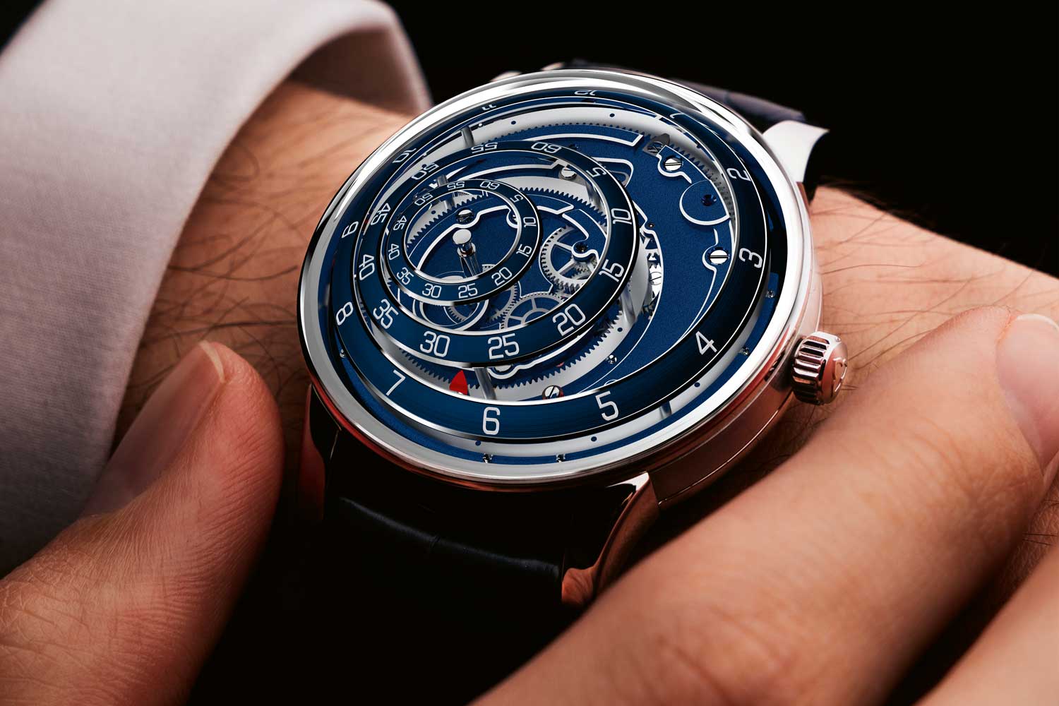 Grail Watch 3: Trilobe Une Folle Soirée "Wild Night"; Despite it being 40.5mm in diameter with a thickness of 17.8mm, and aggressively domed, the watch wears much thinner and effortlessly on the wrist