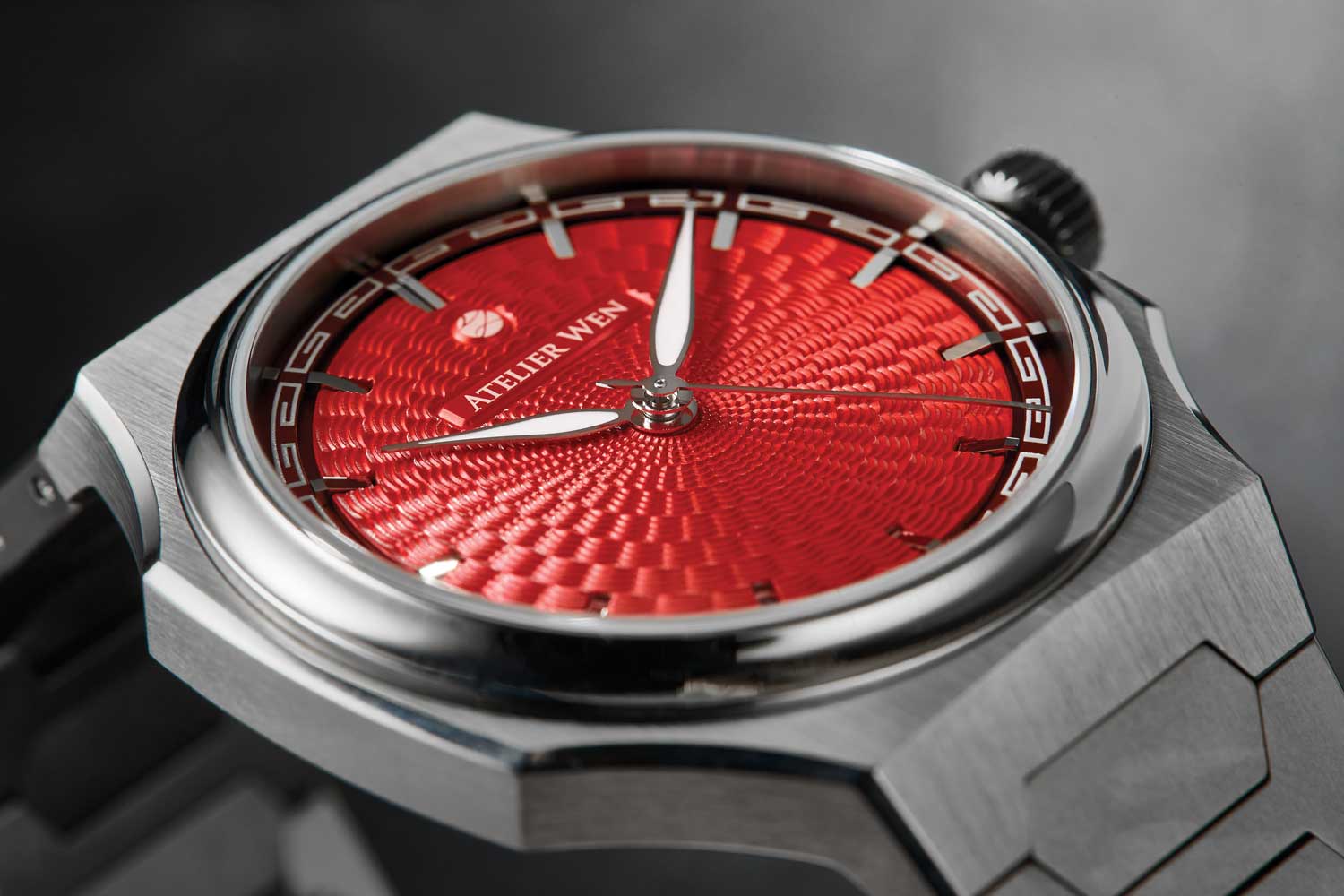 Produced in just 100 numbered pieces, Atelier Wen × Revolution Perception – Xi features the signature dial in eye-catching fiery red