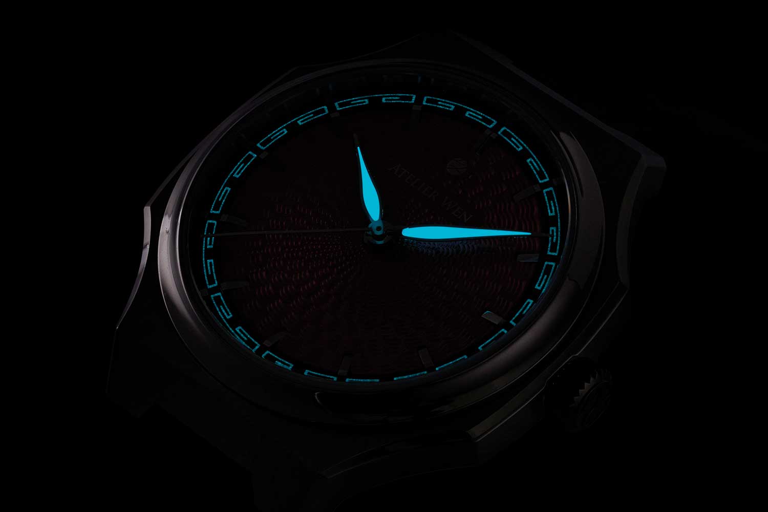 A subtle reference to the watch’s Chinese inspirations that show up in the dark