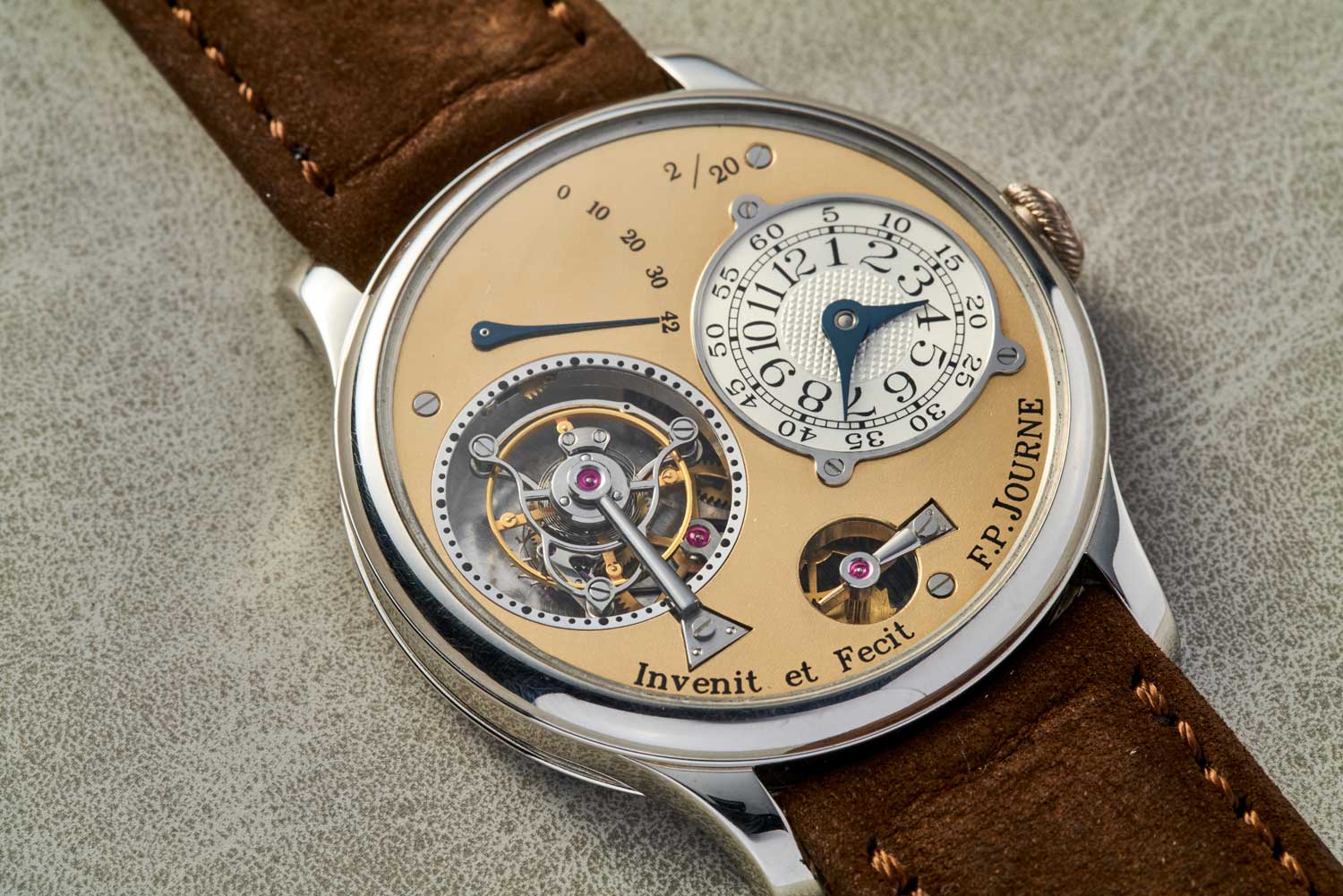 Lot 2039 is a Tourbillon Souverain “Souscription,” No. 2/20, otherwise known as the first series with this example being the second Tourbillon Souverain produced. The Souscription series represents the only Tourbillon Souverain watches that were numbered both on their dials and the case back. The dial has been hand-finished and is further distinguished by having a rounded, black polished remontoir cock which would later be replaced by a flat one in the third series.