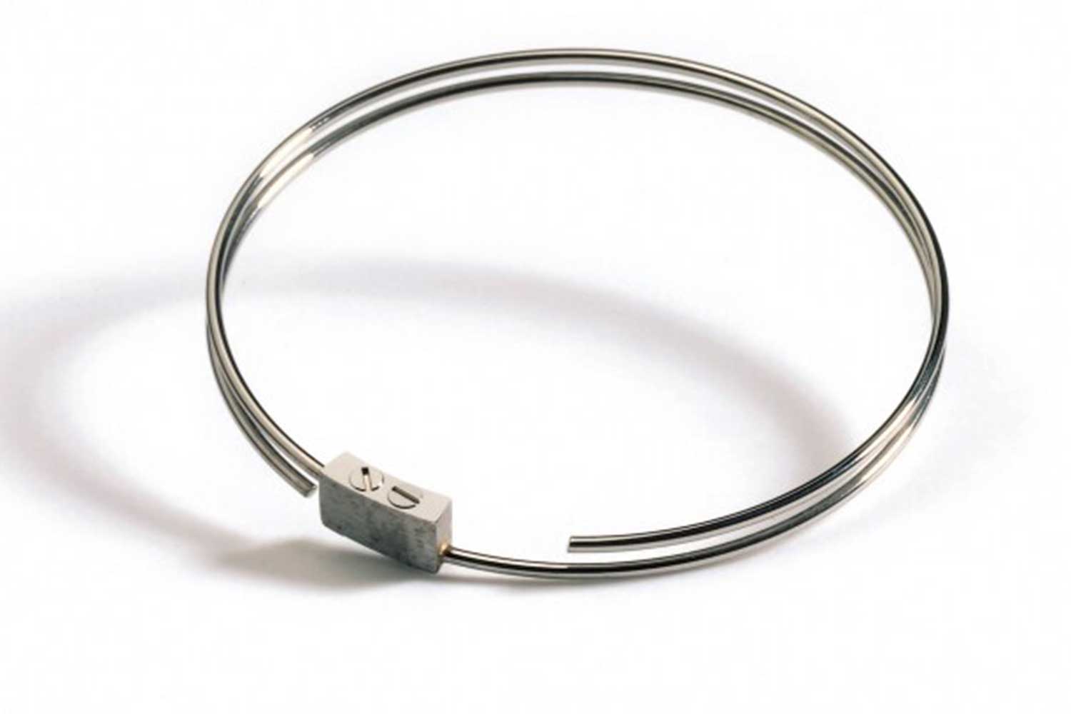 Breguet invented wire steel gongs in 1783