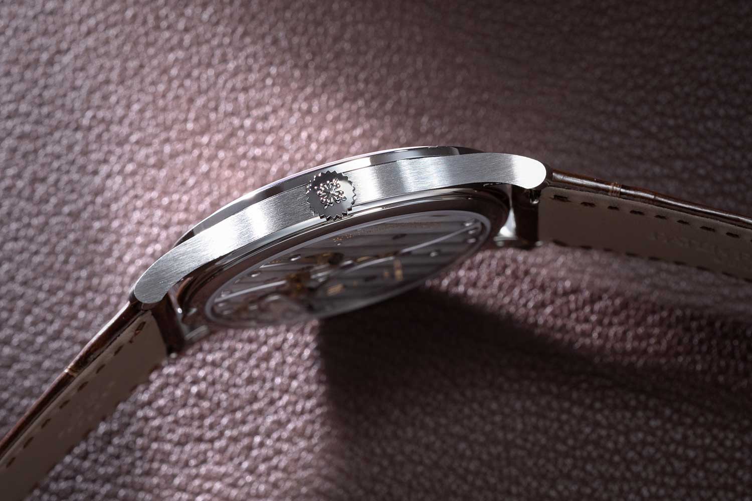 The platinum case is polished with satin-finished flanks, set with a brilliant-cut diamond at 6 o'clock. Image: Revolution©