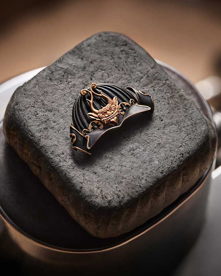 Louis Vuitton Tambour Bushido Automata 1 kabuto