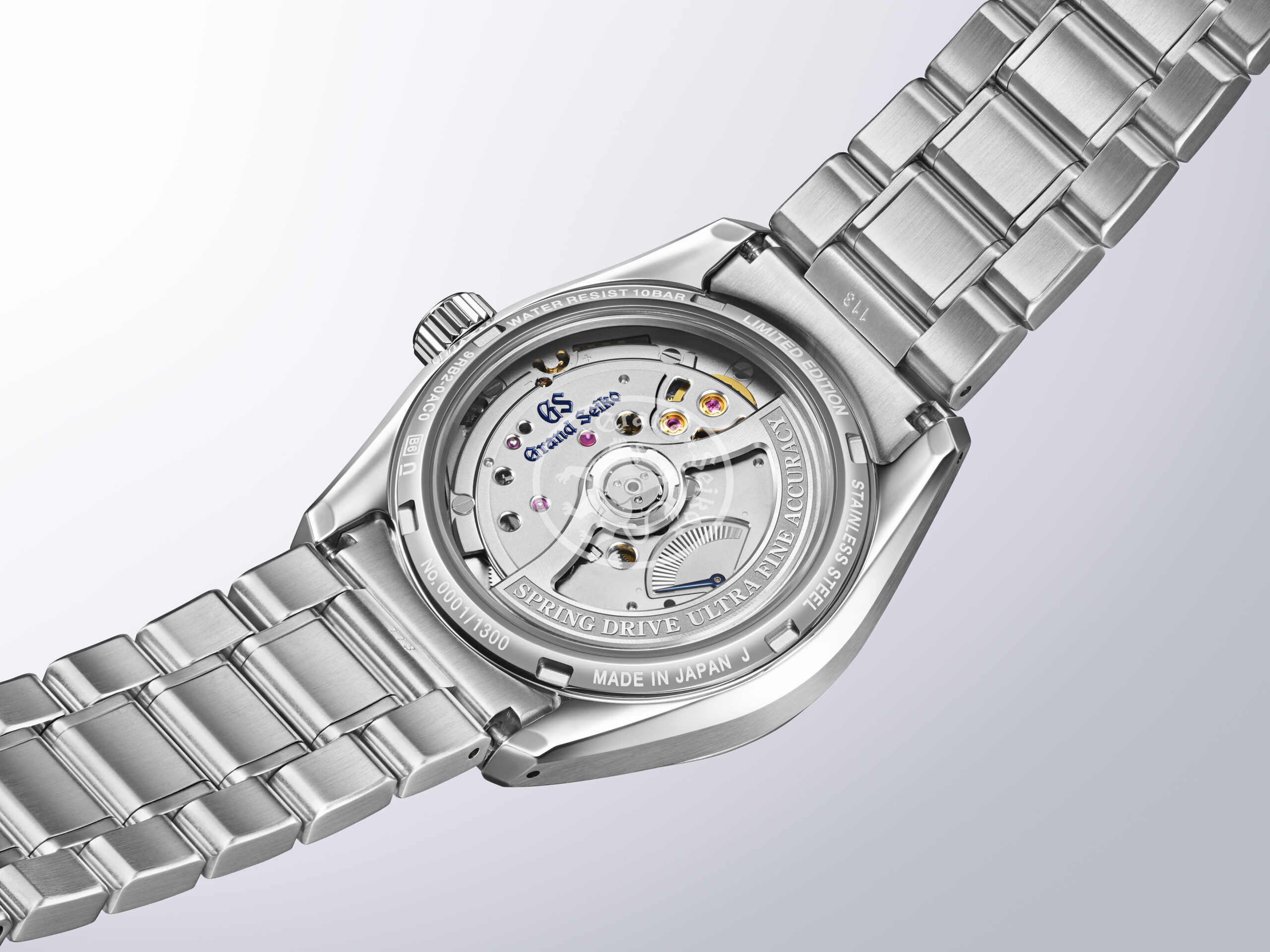 スティーブ・フィールド　 　　SILVER GRAE Grand Seiko's SLGB005 is the Spring Drive U.F.A. in steel