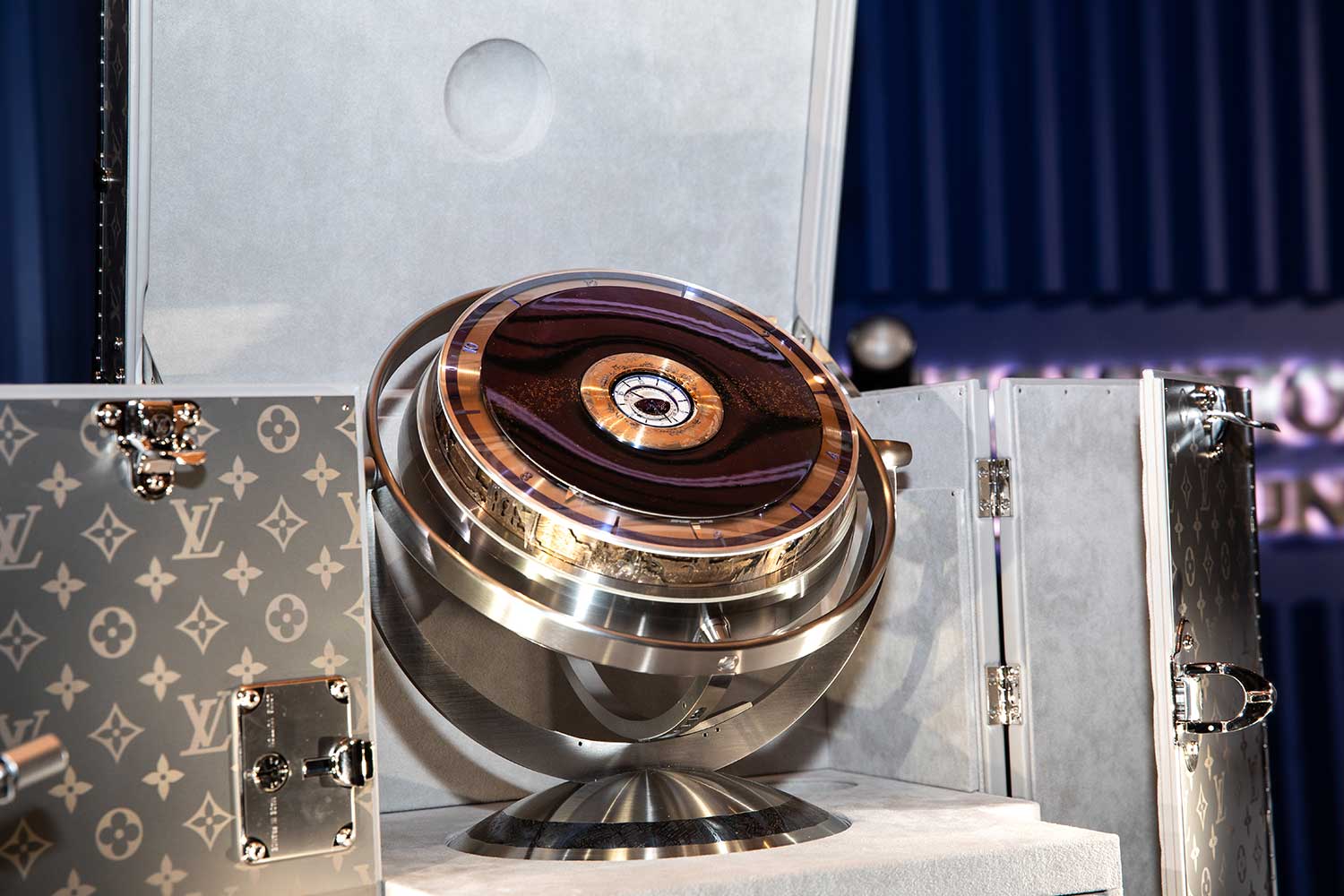 Louis Vuitton × De Bethune LVDB-03 Louis Varius Project (©Revolution)