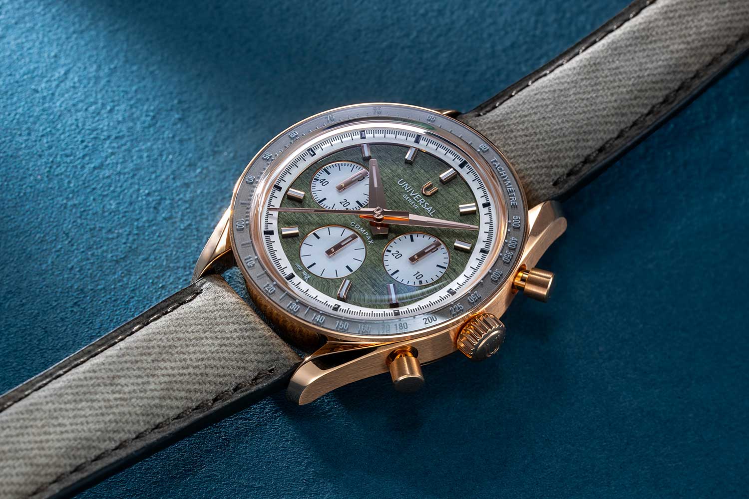 Universal Genève Compax Capsule (©Revolution)